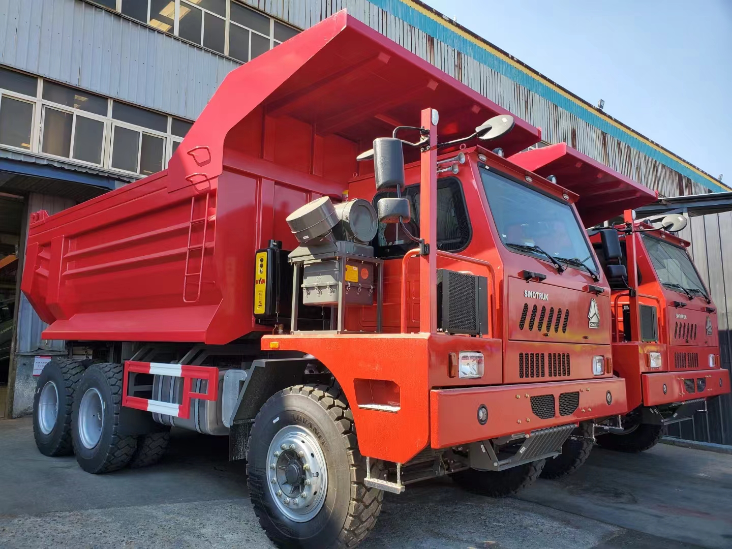 les camions à benne basculante à usage minier sont prêts à être expédiés