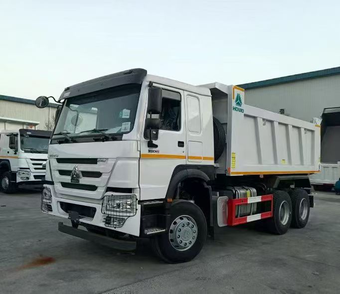 SINOTRUK HOWO Camion à benne basculante Camion cargo